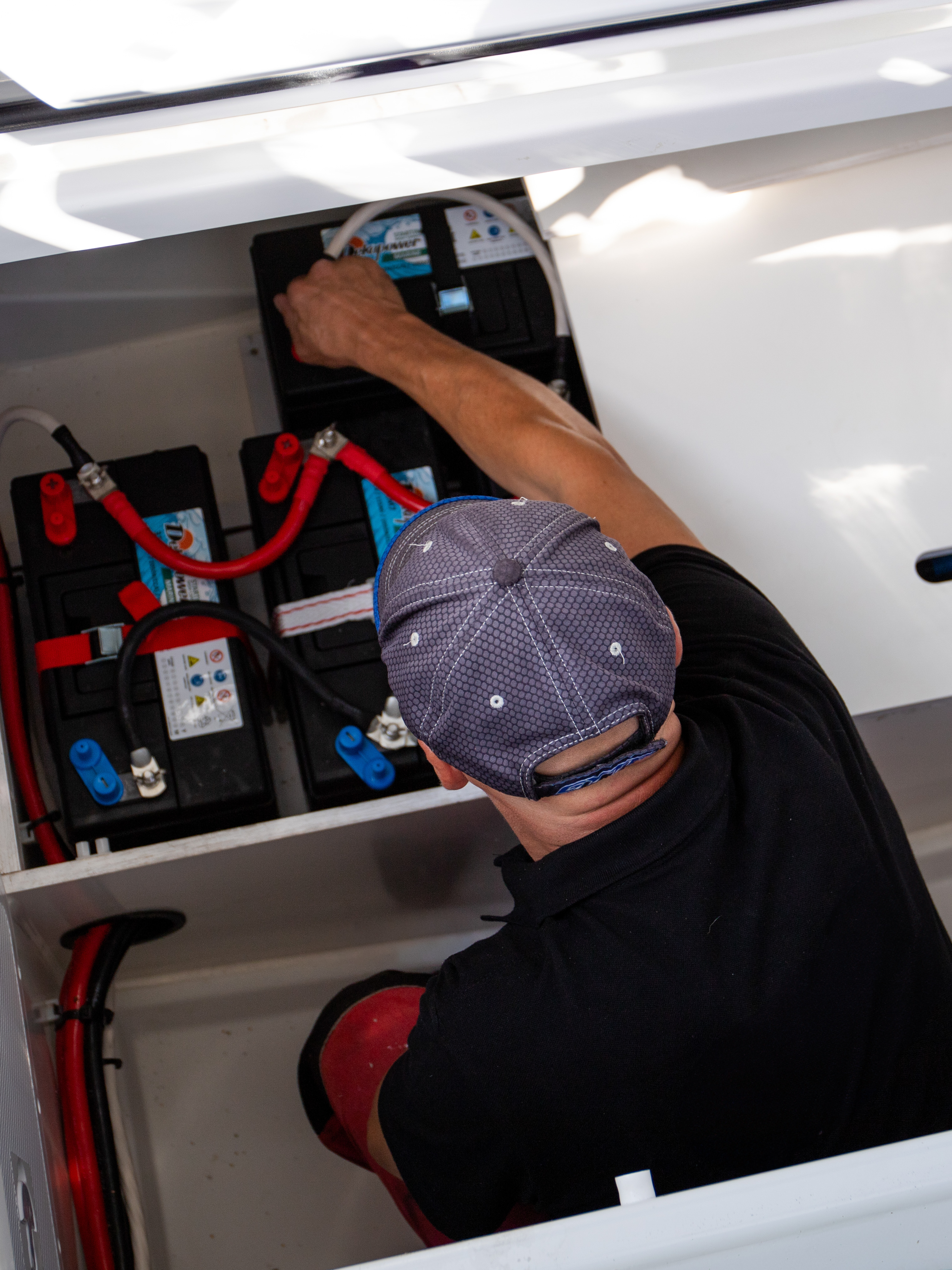 Регулярное обслуживание катера: ключ к долгой жизни вашего водного друга!