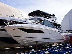 Sea Ray 320 Coupe